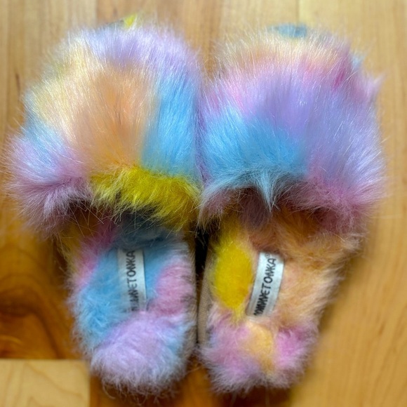 Minnetonka Lyla Slipper Rainbow Fuzzy Unicorn NEW - Picture 7 of 15